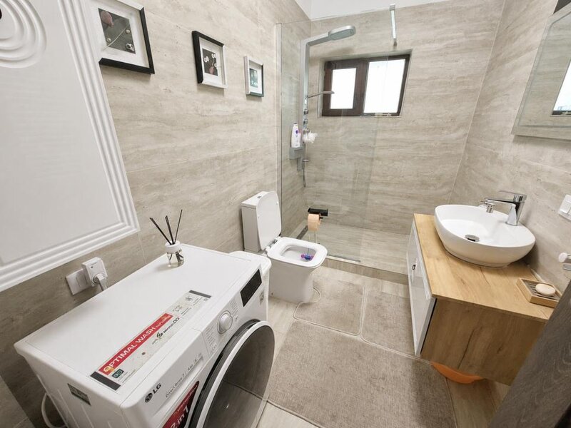 Ilfov Casa P+1+ mansarda, curte amenajata cu 4 locuri de parcare, luminoasa
