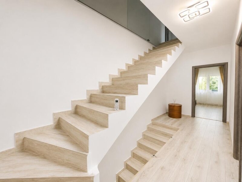 Ilfov Casa P+1+ mansarda, curte amenajata cu 4 locuri de parcare, luminoasa